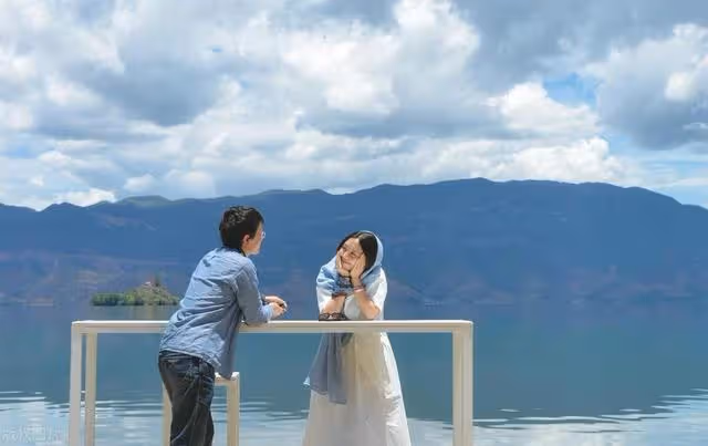 我給父母20萬,妻子鬧離婚回娘家,我立馬收拾好她的衣服送過去