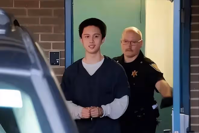 慈母敗兒:12歲才斷奶,15歲才分床睡,女星狄鶯最終親手毀了兒子