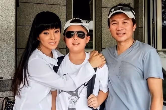 慈母敗兒:12歲才斷奶,15歲才分床睡,女星狄鶯最終親手毀了兒子