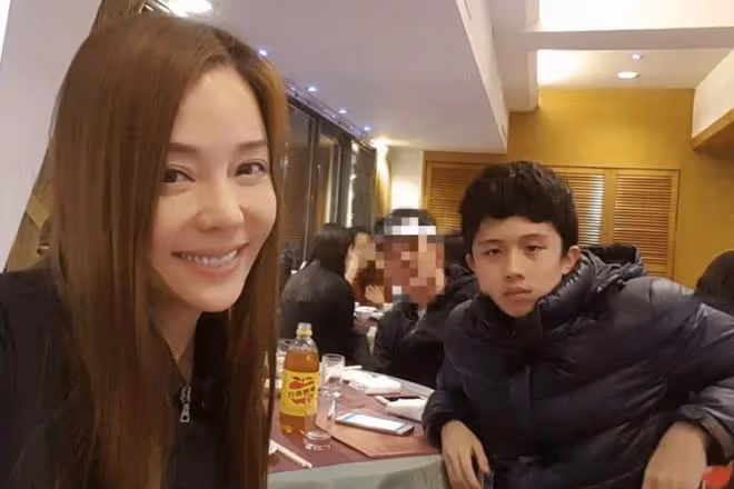慈母敗兒:12歲才斷奶,15歲才分床睡,女星狄鶯最終親手毀了兒子