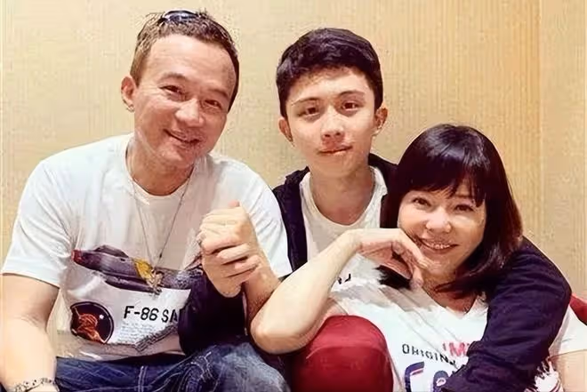 慈母敗兒:12歲才斷奶,15歲才分床睡,女星狄鶯最終親手毀了兒子