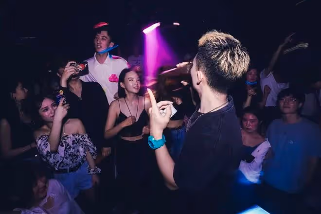 00後姑娘一周7次「857」，爛腸離世，過度放縱的代價承受不起！