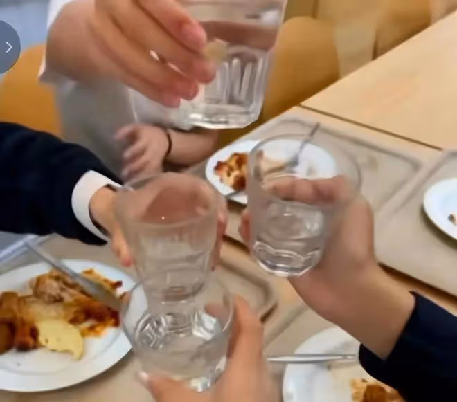 李湘:英國千萬豪宅被曝光,王岳倫只能住酒店,王詩齡未成年喝酒