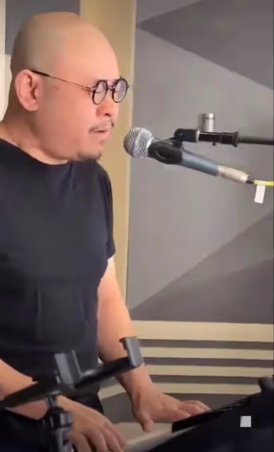 52歲刀郎罕見露面,長的像徐崢已經老去的樣子,發新歌被嘲諷難聽