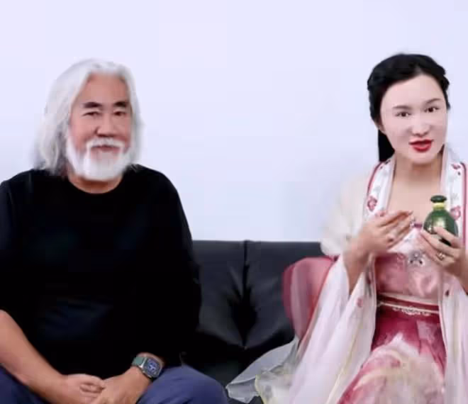 大衣哥:攜兒子小偉拍電視劇鹿鼎記,被導演批評父子劇本都看不懂