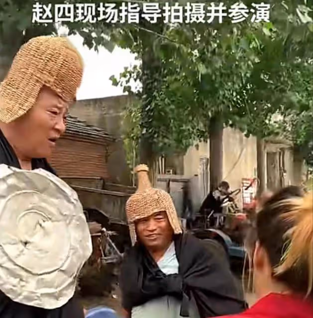 大衣哥:攜兒子小偉拍電視劇鹿鼎記,被導演批評父子劇本都看不懂