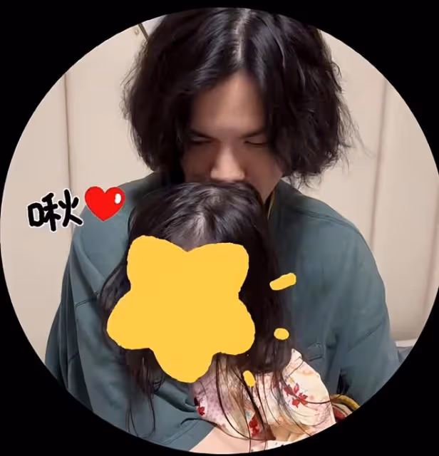 向佐父親節獲女兒送賀卡，曬全家福表白郭碧婷，幽默回應被叫保姆