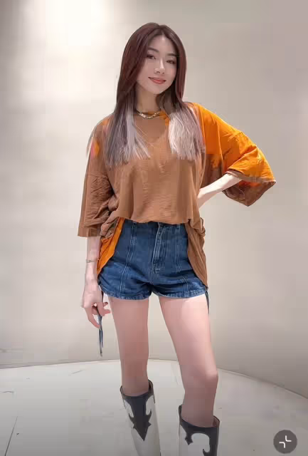 程曉玥近照曝光瘦了一大圈，纖瘦苗條不輸孕前，哺乳期染髮引爭議