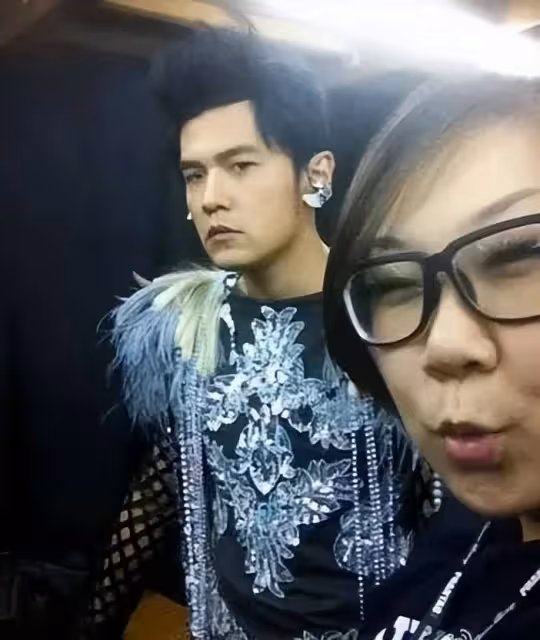 「最狂助理」被寵成千金! 老闆工作她休息,被周杰倫寵了20年,粉絲:換昆凌也不可能換她