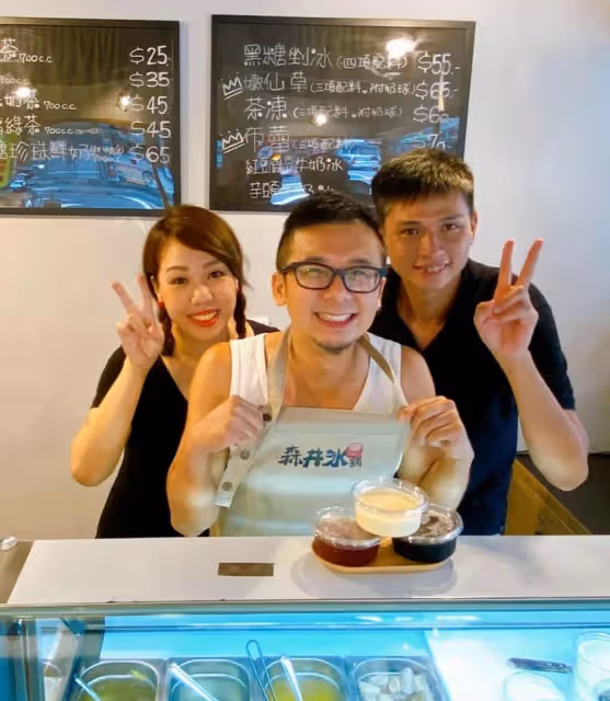 5年沒戲拍!本土男星為籌母親手術費「到餐廳刷碗」,「巧遇陳美鳳不敢認」被同事笑:你也就這樣😳