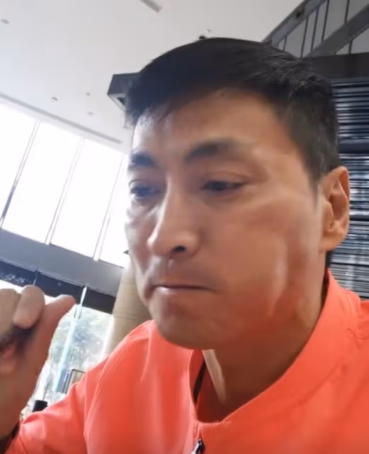 知名港星拒絕移民,激動稱不想做二等公民!63歲內地開工廠收入高