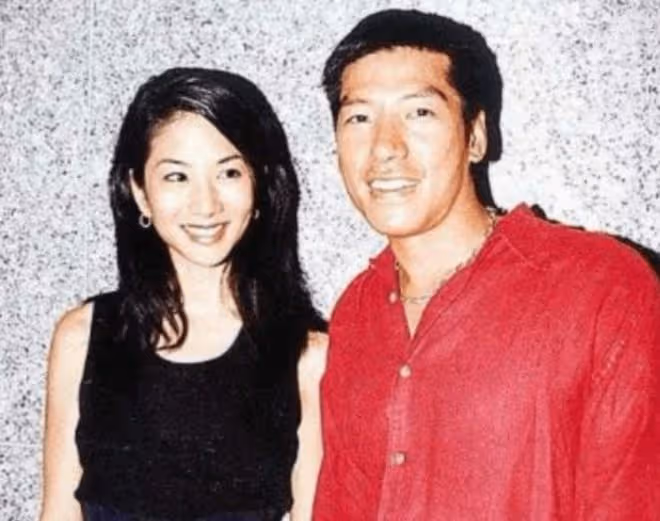 59歲張耀揚山上露營被偶遇,熱到臉紅汗流浹背,戴10萬表盡顯闊氣