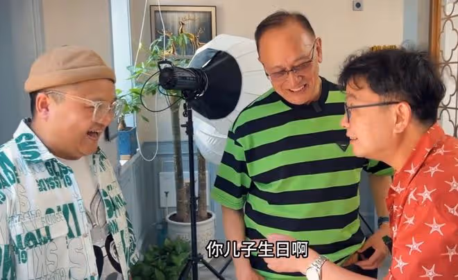 知名港星曹查理定居四川,與乾兒子合買別墅住,無子女妻子在國外