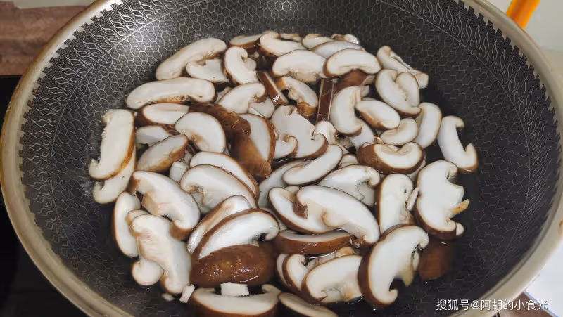 雞蛋和它絕配,花小錢,竟吃到一對補鈣「好幫手」!又鮮又嫩,還是道下飯菜