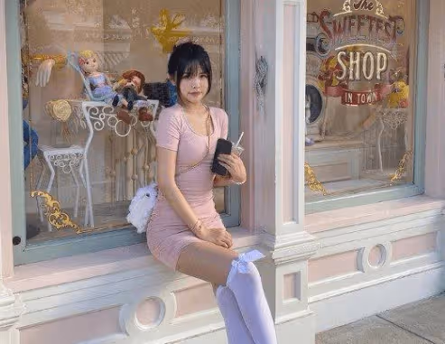 59歲周星馳被17歲落選港姐坑了?怒發律師函,要求女方刪除照片!