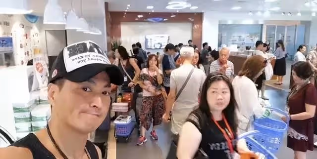 香港知名男星投資3000多萬內地開廠,據傳生意越做越大,身價過億