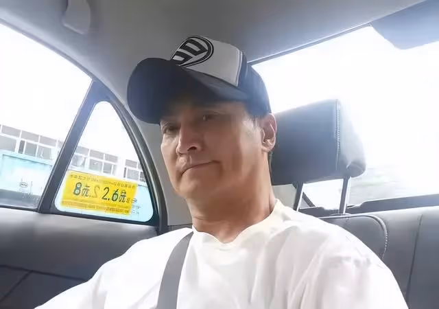 香港知名男星投資3000多萬內地開廠,據傳生意越做越大,身價過億