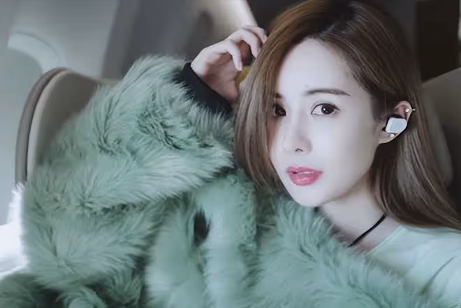 「洗頭妹」韋雪的奇葩人生:憑兒子賺9個億,被思聰直呼高級玩家