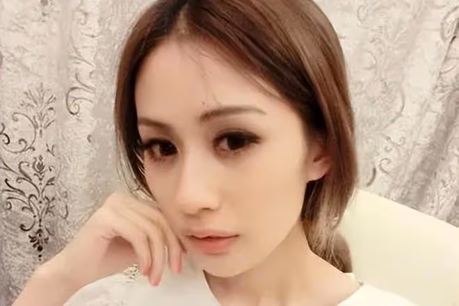 「洗頭妹」韋雪的奇葩人生:憑兒子賺9個億,被思聰直呼高級玩家