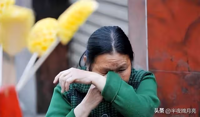 我68歲替兒子打工賺錢,突然收到兒媳轉錯的五千塊,決定放過自己