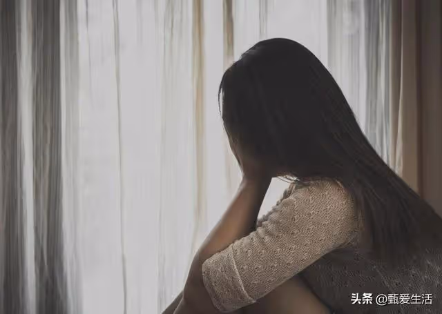 妻子三次出軌,都用了同一個理由,我想離婚,她卻痛哭:怪你無能