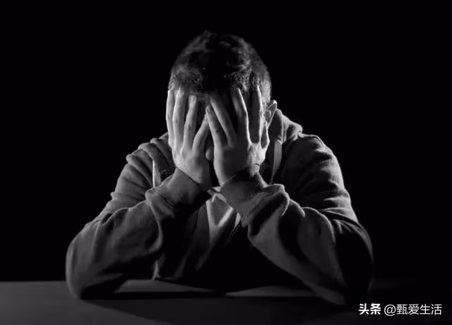 妻子三次出軌，都用了同一個理由，我想離婚，她卻痛哭：怪你無能