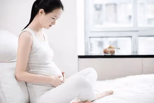 她32歲,工資13000,懷孕後對老公說:你要還是不改,我們離婚吧