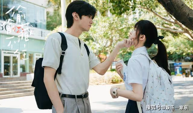 《偷偷藏不住》一篇作文,暴露了段嘉許的狐狸尾巴,不怪桑稚會淪陷