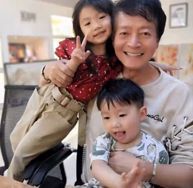 金碧輝煌！港知名反派曬內地別墅全屋猶如宮殿，未有娶妻一直獨居