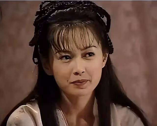 不容易！TVB女星母兼父職供兒子讀名牌學校，未婚生子生父仍成謎