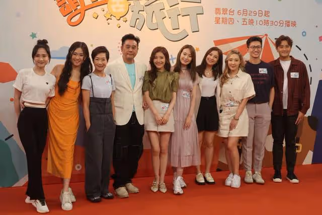TVB女星真空上陣拍攝節目,按摩時險些露股走光,直言擔心