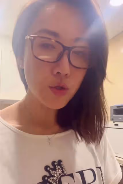 突發!知名女星李施嬅遇飛機事故,同機18人受傷,本人忙報平安