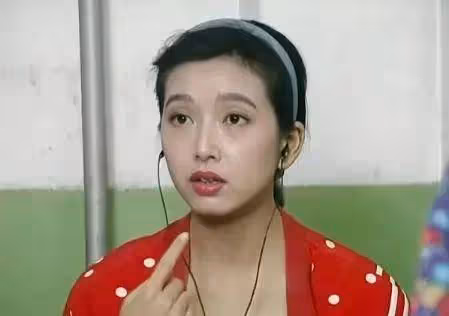 演員江珊:23歲沒跟王志文談過戀愛,36歲分手帶女移美,如今怎樣