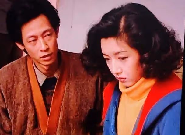 演員江珊:23歲沒跟王志文談過戀愛,36歲分手帶女移美,如今怎樣