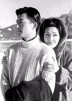 演員江珊:23歲沒跟王志文談過戀愛,36歲分手帶女移美,如今怎樣