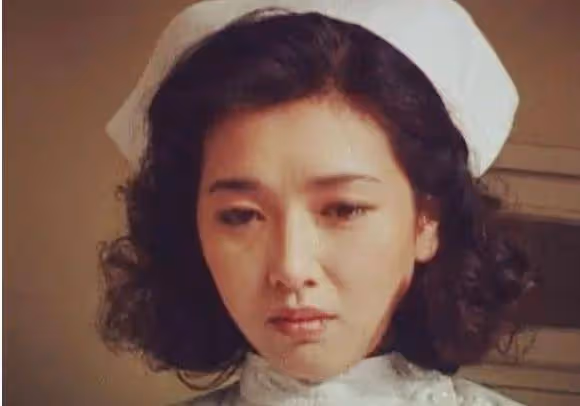 演員江珊:23歲沒跟王志文談過戀愛,36歲分手帶女移美,如今怎樣