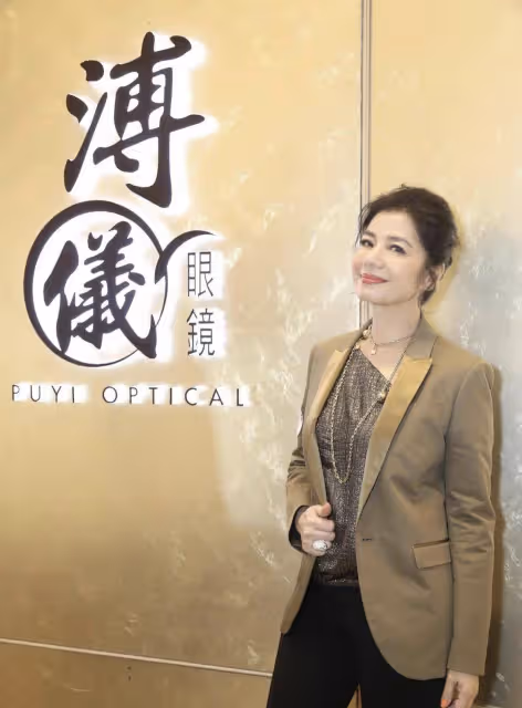 「鍾楚紅」穿衣從不扮美,高貴華麗才適合她,而且氣場很難被超越