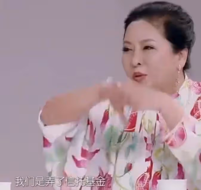 向佐喊郭碧婷大小姐卻自稱保姆,罕曬兒子正臉,向笙眼睛又大又亮
