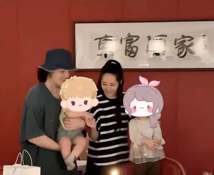向佐喊郭碧婷大小姐卻自稱保姆,罕曬兒子正臉,向笙眼睛又大又亮