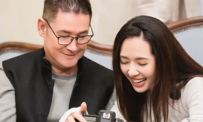 向佐喊郭碧婷大小姐卻自稱保姆,罕曬兒子正臉,向笙眼睛又大又亮