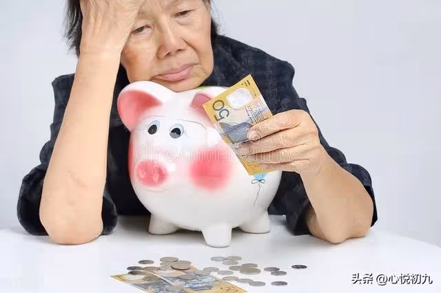 65歲阿姨：就為了50000塊錢，女兒竟然和我斷絕關係，我錯了嗎