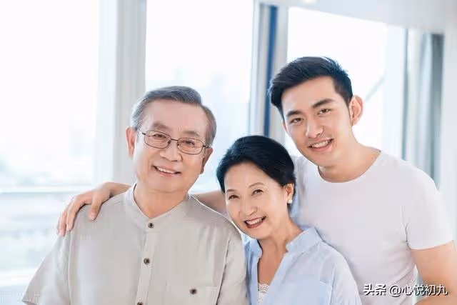 回鄉養老只住了5個月,燈不敢開,肉不敢吃,無奈又逃回了城裡