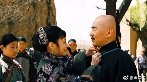 吳越獲獎被罵上熱搜!被分手18年後再度爆紅,感謝陳建斌不娶之恩