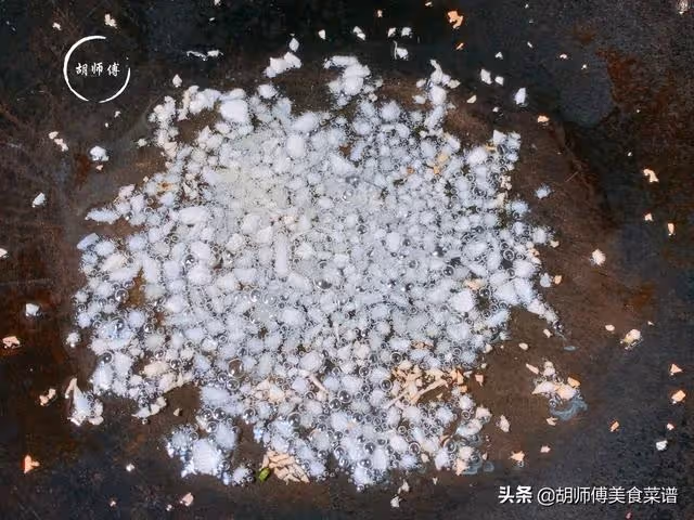 炒青菜時,最忌直接下鍋炒!牢記這3個訣竅,保證青菜翠綠不發黑!