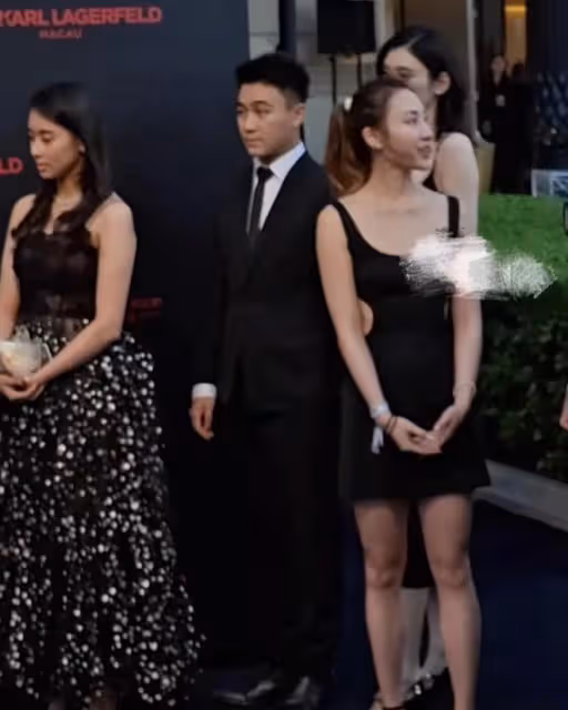 何猷君和奚夢瑤配對,兩人全程牽手不鬆手,何超欣四夫人也來了