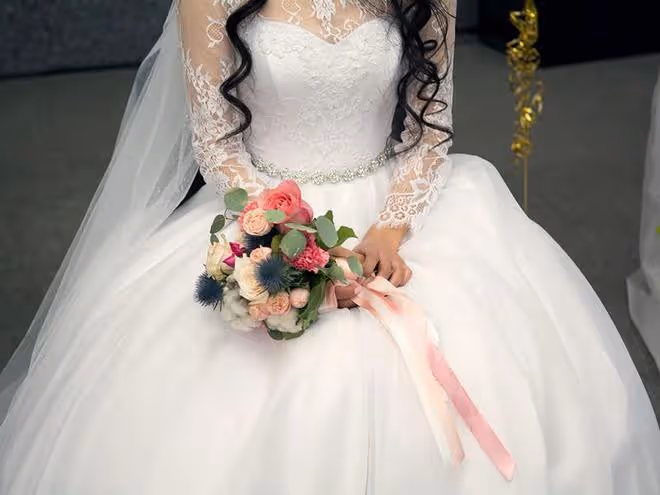 婆婆走後,我把小叔子接來照顧,多年後他學業有成做一事,我痛哭