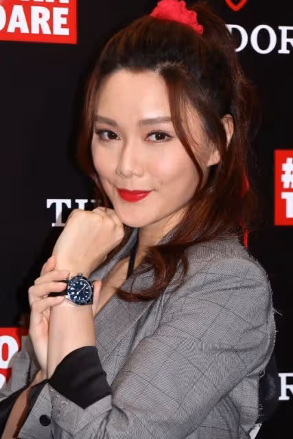 婚禮在即!TVB小花曝將於泳池中拍婚紗照,逼迫未婚夫要有6塊腹肌