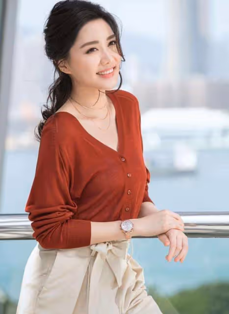 婚禮在即!TVB小花曝將於泳池中拍婚紗照,逼迫未婚夫要有6塊腹肌