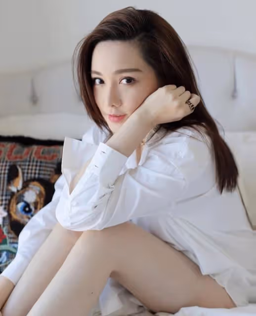 婚禮在即!TVB小花曝將於泳池中拍婚紗照,逼迫未婚夫要有6塊腹肌