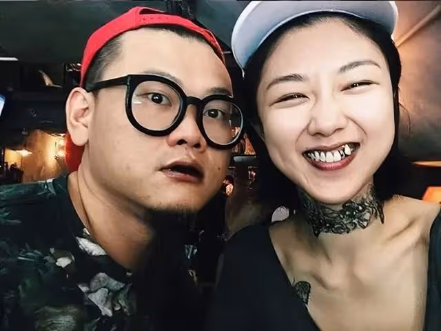 突發!香港知名女星宣布分手,和男友在公園激吻兩分鐘引熱議